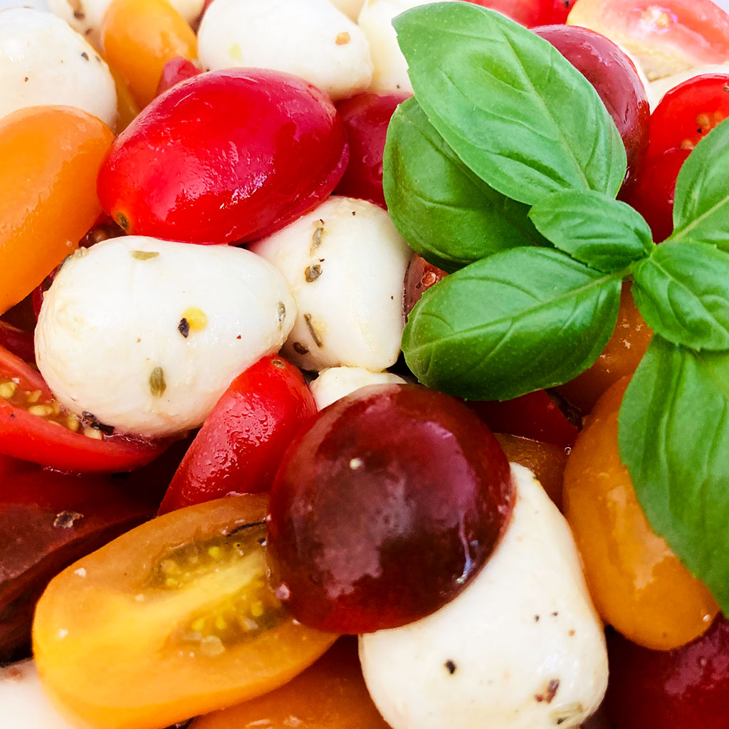 Fruchtiger Tomatensalalat
